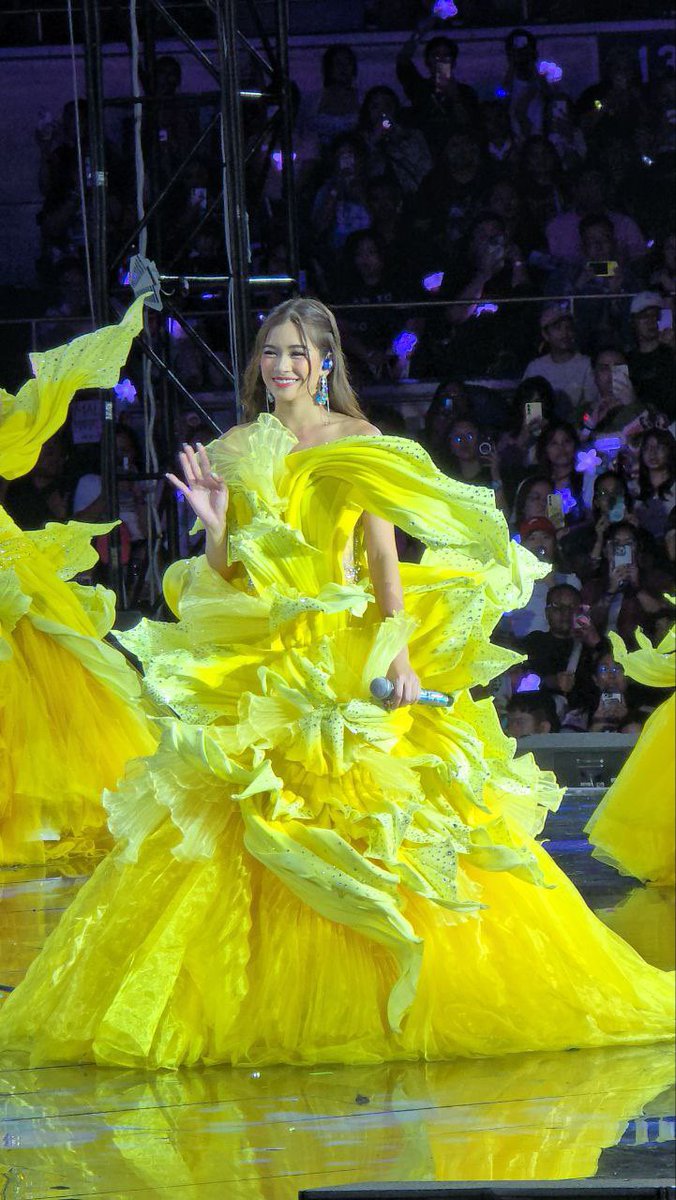 aiahnotaiah's tweet photo. Grabe parang never ako makakamove on sa Aiah na 'to mukhang disney princess si sis 😭 https://t.co/9laQloFWjO