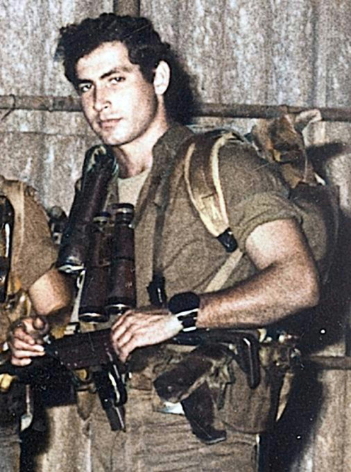 johnrackham82's tweet photo. Benjamin Netanyahu was an elite Sayeret Matkal operator. 

While Obama was smoking crack and dudes, Bibi was smoking terrorists. https://t.co/G2FyOLpoFc