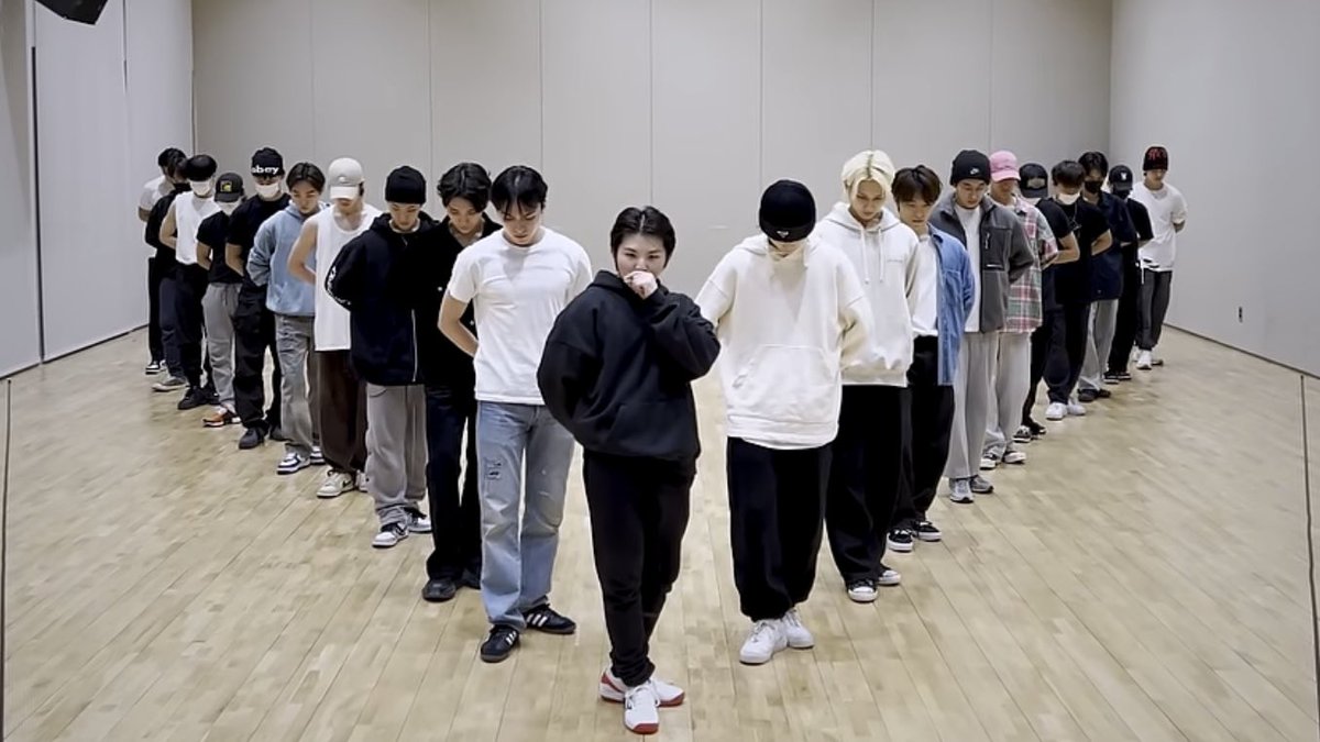 howoons's tweet photo. the power of center woozi in any lifetime, any circumstance 💪🏼 https://t.co/BJLfsLKogd