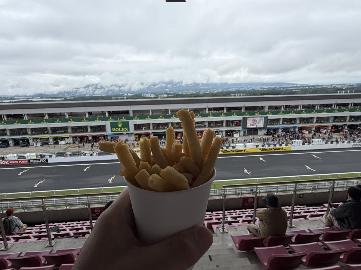 826Hattch's tweet photo. 1980年 昭和50年頃小学生の私がら下北沢ゲームセンターミナミで良く食べていたRAS ラスポテト45年振りに食べた。このポスターでピンと来た #wec #富士スピードウェイ #BMW https://t.co/6I2TTOxL9N