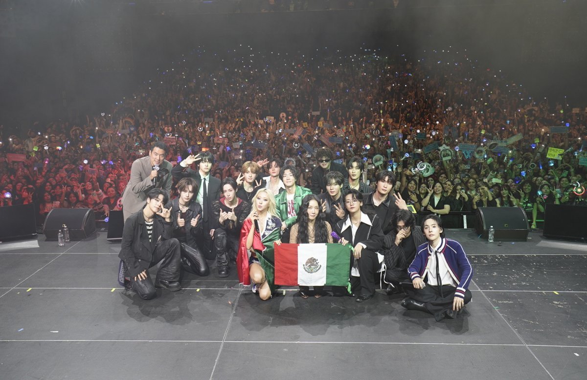 ALD1UP_INA's tweet photo. kpop spotlight @ mexico group photo

#ALPHADRIVEONE #ALD1 #알파드라이브원 https://t.co/MLLx7YBFUT