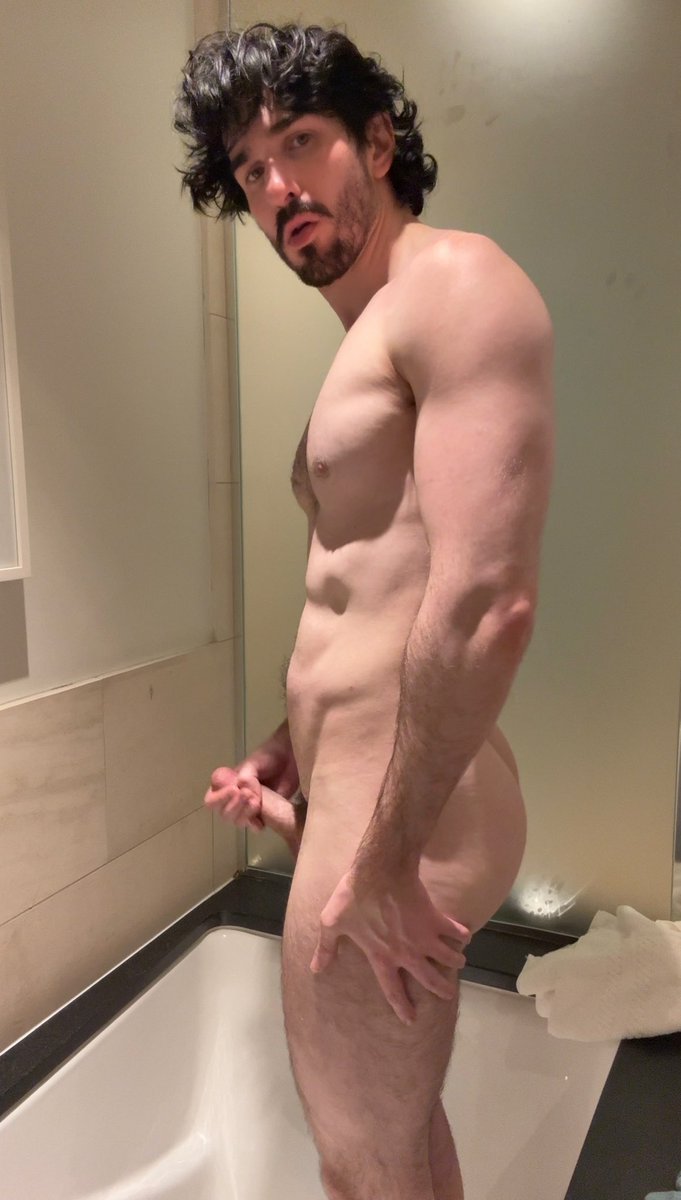 Glutelord's tweet photo. are you just gonna stare? https://t.co/SIAOIVmmfN