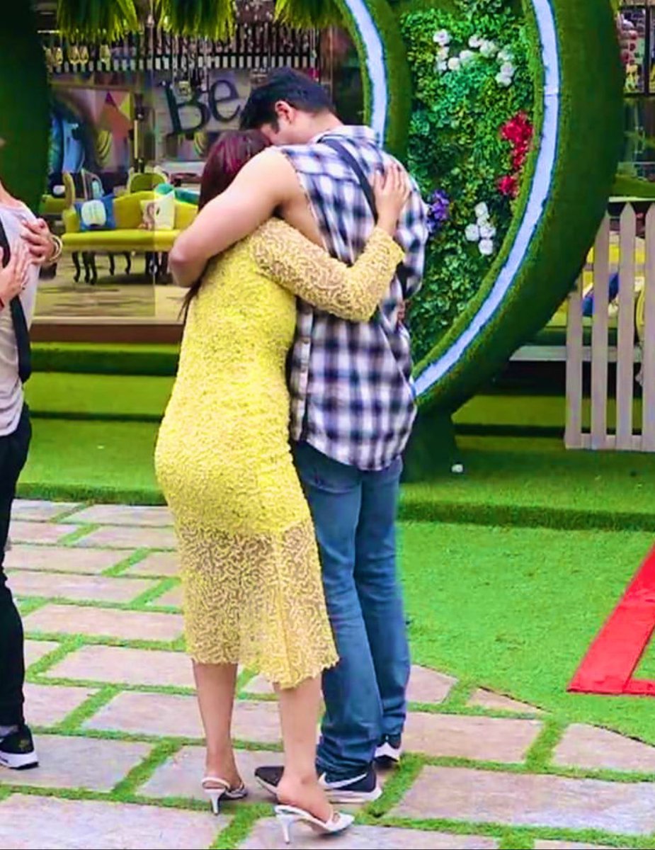 shubhranov99's tweet photo. HAPPY 7 YEARS WITH SIDNAAZ
and I still don't know how to put into words what they mean to me❤️🌈
#SidNaaz #SidharthShukla #ShehnaazGill #BiggBoss13 #BiggBoss20 https://t.co/elVC2fY1B2