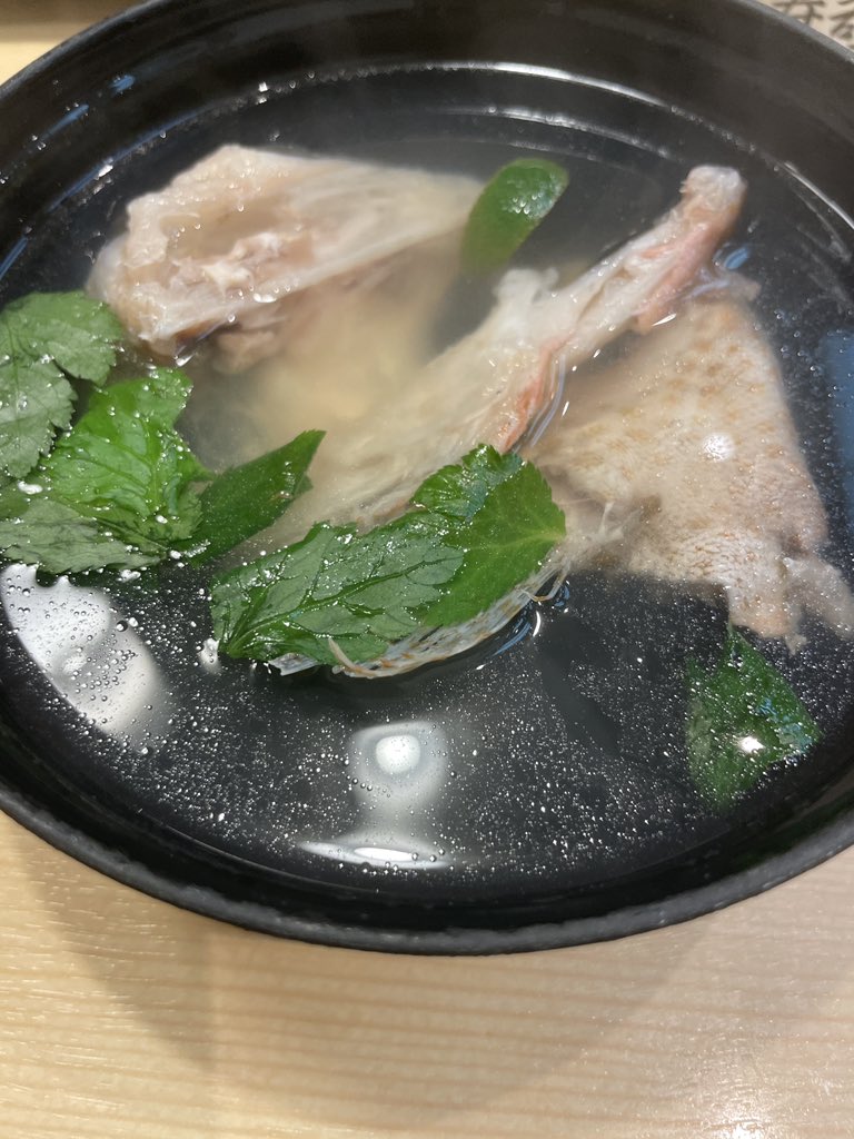 kahiiro99's tweet photo. 権利落ちかなり激しい⚡️
昨日の晩ごはん、にぎりの徳兵衛でオスシ🍣🍣
生サーモン3カン盛り、うなぎバターなどおいしかったです❗️
コロワイド、昨日謎の上げからの激下げ❌
支払いは株主優待カード💳 https://t.co/S6BeLoSvMA