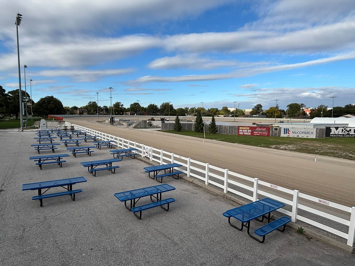 SugarDoyle's tweet photo. We took a little walk around the half-miler @TheRacewayWFD on Monday and everything looks good to go for Friday evening. ✅ https://t.co/aCMN2WkWWA