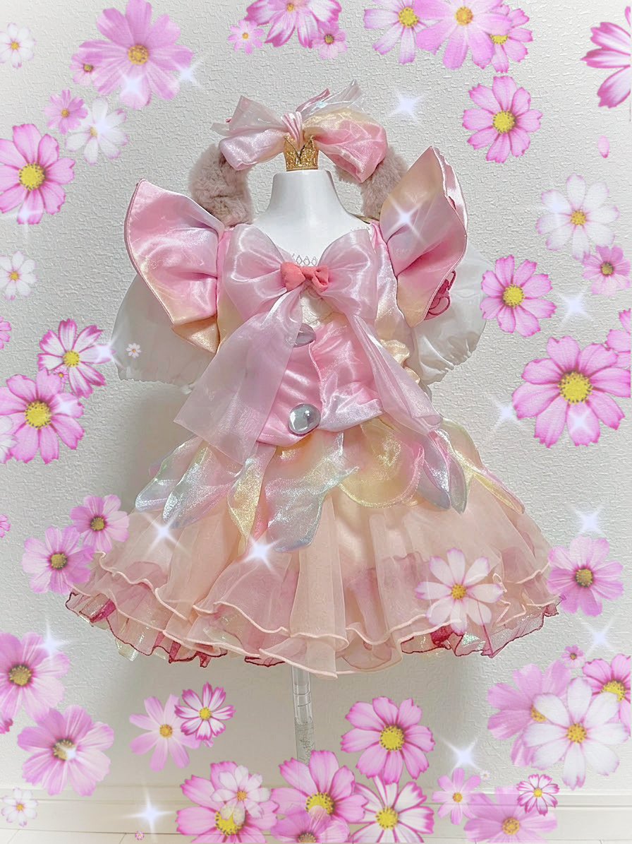 _l_len's tweet photo. 去年作ったDハロ衣装80size🩷ベビーサイズ可愛いすぎて飾りたくてトルソー買ちゃった😆今年は作れてないけど行くかまだ迷ってる行きたい… https://t.co/Irq5iWI7PE
