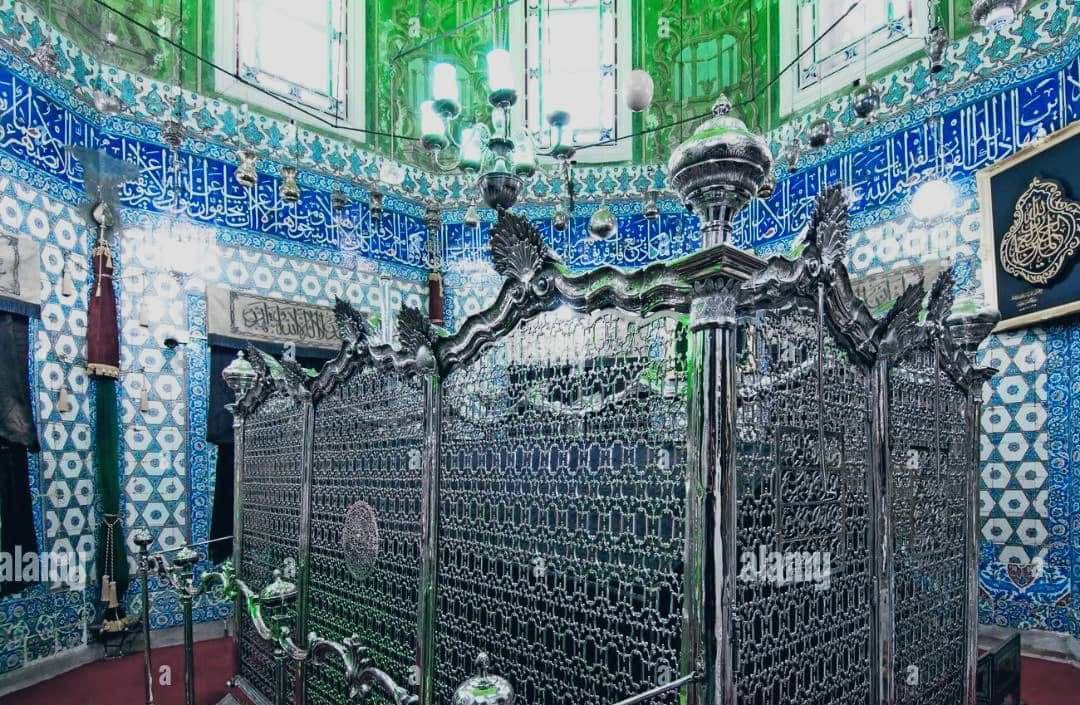 Al_Basair01's tweet photo. که اسلام یوازې لمونځ، د قرآن تلاوت او د الله تعالی ذکر وای، نو د صحابي حضرت ابو ایوب انصاري رضي الله عنه قبر به نن په استانبول کې نه و. https://t.co/1cKfvW3e6j