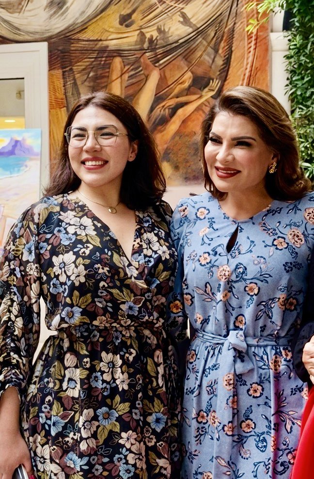 AlcarazSheila's tweet photo. Muchas felicidades a mi amiga, @LoreniaValles_ a quien desde hace muchos años, admiro, respeto y guardo un gran cariño. Una mujer sonorense de una extraordinaria trayectoria en la vida pública y de un extraordinario trabajo desde diferentes espacios en marco del fortalecimiento de los derechos de las niñas, adolescentes y mujeres. Celebro ampliamente que a partir de hoy, será nuestra Coordinadora Estatal de la Defensa de la Transformación y la Soberanía Nacional en Sonora.

Asimismo, reconozco profundamente la labor que realizan cada día para el movimiento, por parte de mis amigas y amigos, @MaDoloresRio, @CelidaLopezc, @FroylanGamezG, @JavierLamarque_ y @DelValleColosio. Su espíritu de servicio y compromiso por el bienestar de todas y todos es clave en esta construcción del 2do piso de la 4ta Transformación. 

Nuestro movimiento es unidad y en esa misma visión, vamos todas y todos juntos con el objetivo firme de seguir con la transformación de nuestra entidad y país. ¡Viva la 4ta Transformación!