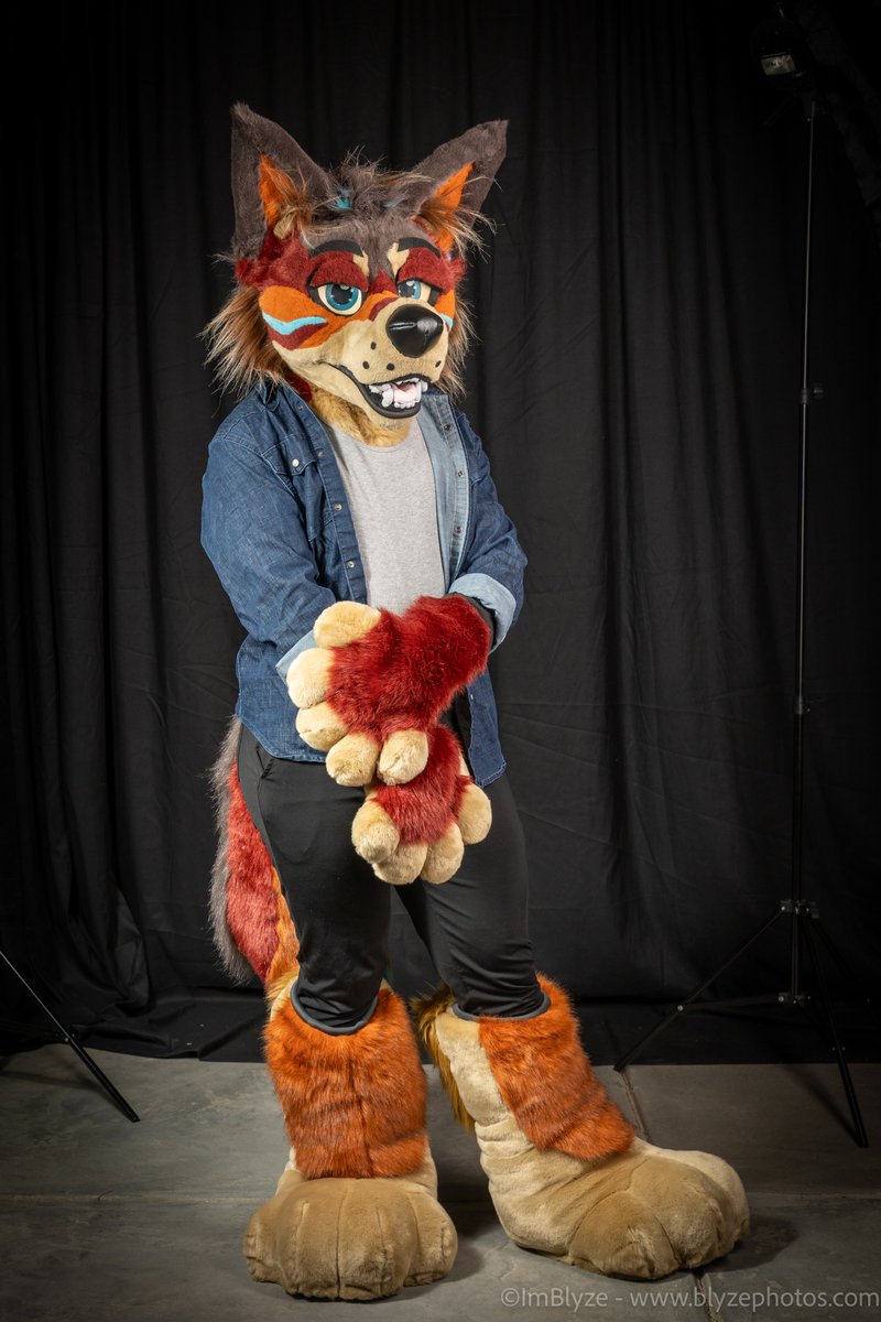 ImBlyze's tweet photo. I have this full partial I completed earlier this year that I would like to put up for private offers.  I can make a body suit if someone would like.  Starting ask at 3.5k https://t.co/aheVClnUNS