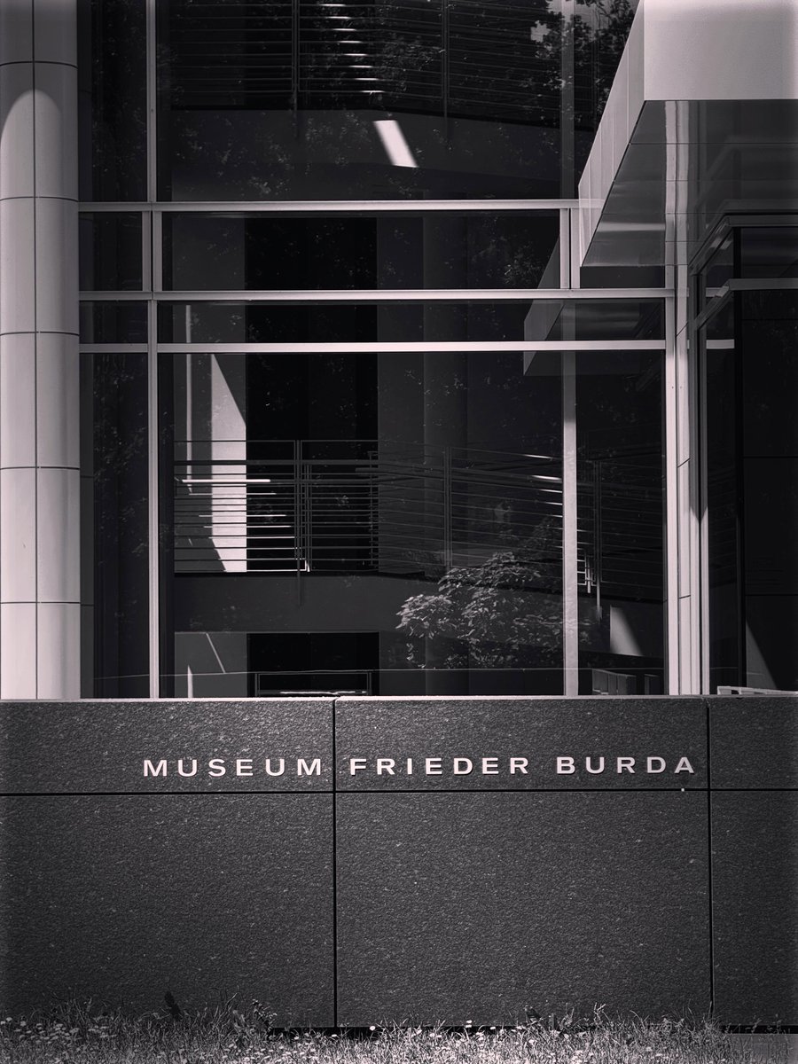 MarianaVelarde4's tweet photo. „Art enables us to find ourselves and lose ourselves at the same time. ”... #badenbaden #art #photography #blackandwhite https://t.co/d34dQf23Ni