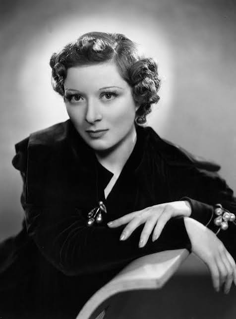 merlinpapin3's tweet photo. Aujourd'hui l'actrice #GreerGarson aurait eu 123 ans (décédé en 1996) on a pu la voir dans

Madame Miniver
Prisonnière du Passé
Orgueil et Préjugés
Au Revoir Mr Chips
La Vallée du Jugement
Madame Curie
Madame Parkinton
Les Oubliés
L'Aventure

@FredOL69007
❤️si vous aimez https://t.co/Lo55p4POLp