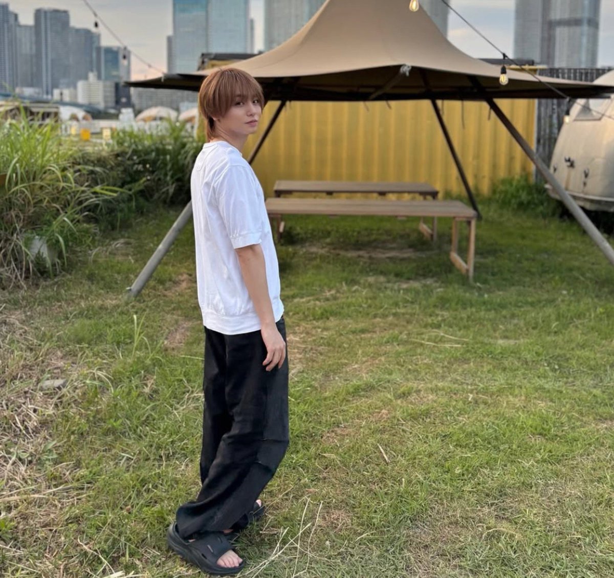 KyqSvcogY's tweet photo. 伊野尾くんのスタイルの良さも広まった
良いなぁ https://t.co/aNGfyL1UgC
