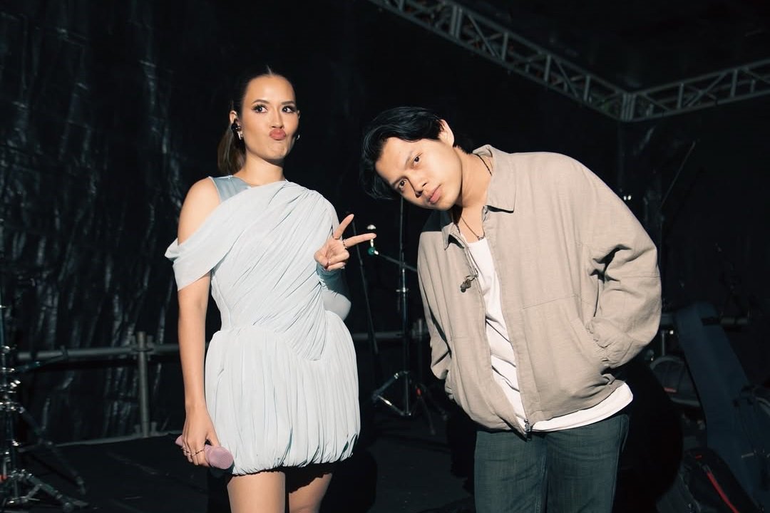 bibitititelitit's tweet photo. I was thinking,
Gimana kalau nantinya Rony join Juni Records, terus Salma join Tulus Co.

Sepertinya blantika musik Indonesia akan sangat berwarna~ https://t.co/9vuDnPqAhu