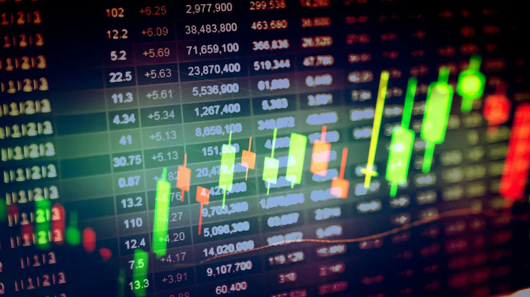 istrangeeyes's tweet photo. Weighed down by weak global markets, Indian stock indices opened lower on September 29, with the Nifty index slipping below the 22,800 mark.

The Mumbai Sensex fell 236.06 points (0.32%) to 72,535.66, while the Nifty dropped 68.15 points (0.30%) to 22,712.10. Market breadth was mixed, with approximately 920 stocks advancing, 864 declining, and 174 remaining unchanged. Among Nifty constituents, Dr Reddy's Labs, Cipla, HCL Tech, NTPC, and Tata Consumer led the gains, whereas Tata Motors PV, Bajaj Finance, Tata Steel, HDFC Bank, and ICICI Bank were the top losers.

Given the persistent selling pressure and the breach of key support levels, we advise caution; while the indices may rebound from oversold territory, the sustainability of such a rally remains uncertain. The Nifty 50 needs to hold the 22,750 support level (near Monday's low) to have a chance of advancing toward 23,000; a decisive break below this level could see the index slide toward 22,500. Meanwhile, if the Bank Nifty fails to hold the 54,400 mark (near Monday's low), a further decline to the 54,000–53,800 range cannot be ruled out; conversely, if it manages to sustain above 54,400, it could make a push toward 55,000.