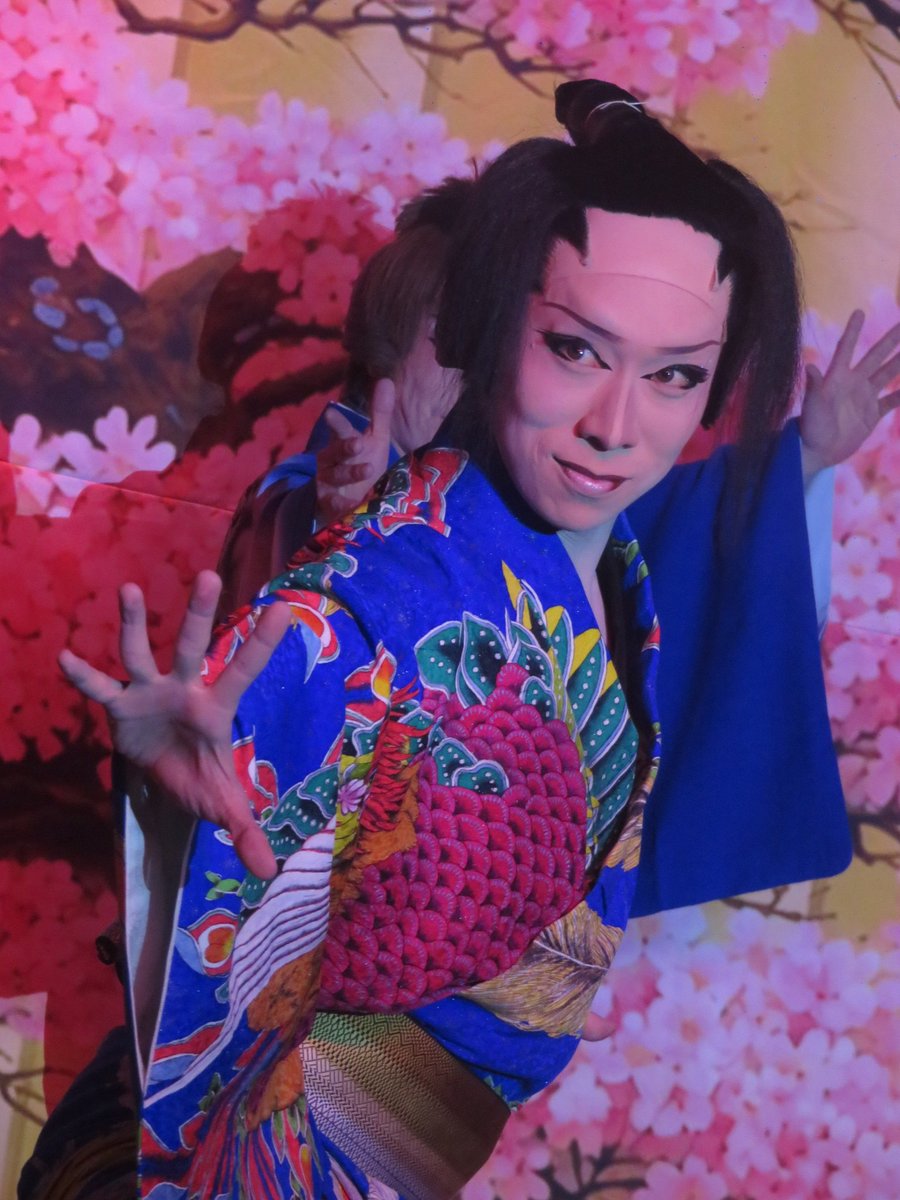 kayoko114's tweet photo. 9/27 鈴成り座
のぼる＆千春＆優翔＆神龍4人祭り
(夜)舞踊ショー
#花組むらさき 
座長 #南條のぼる 
特別ゲスト
#椿千春 
#澤村優翔
#劇団神龍
#澤村神龍 https://t.co/GWQ2fCRLBT