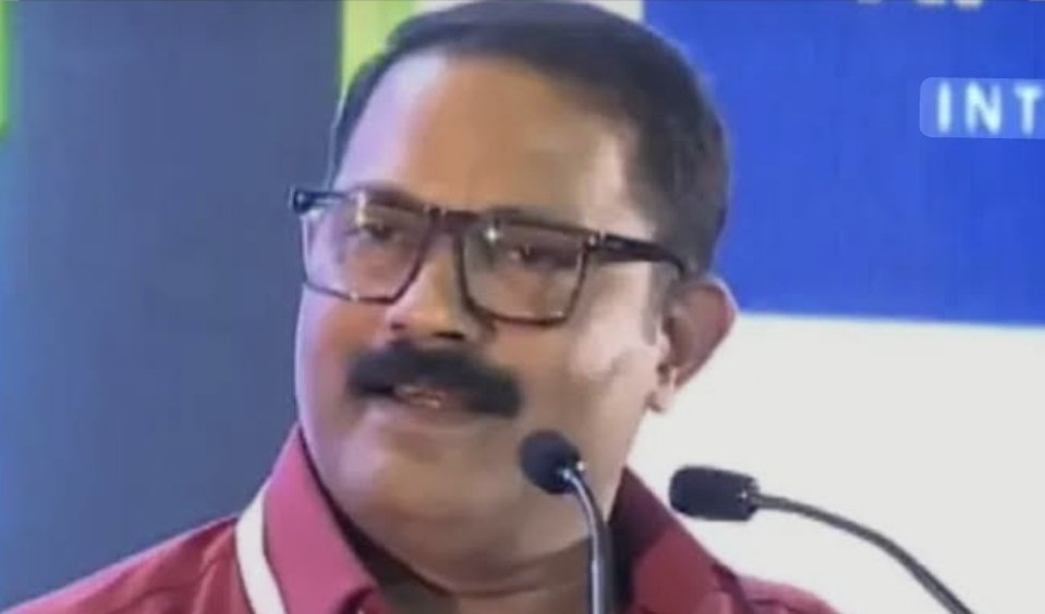 yuvrajsays's tweet photo. Muslim League leader of KERALAM who is a minister himself 'SMASHES PATRIARCHY' again.

He expresses concern over the 'leap' of muslim woman. He says Muslim orgs failed to control it and the so called progress they achieving cant be seen as progress. More and more Muslim girls are following atheists and it is a worrying situation.

Dear Rahul Gandhi ji a minister in your govt seems to be worried of the freedom of choice of muslim girl.

Will you open your mouth against this atleast now ??