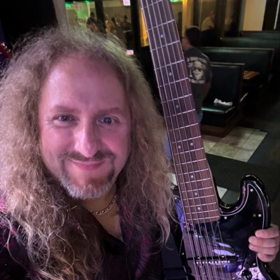 EmiMartinez583's tweet photo. Me and this jazzy sixxer! #bass #MoreThanFour #NewProfilePic https://t.co/7VcKwroxFN