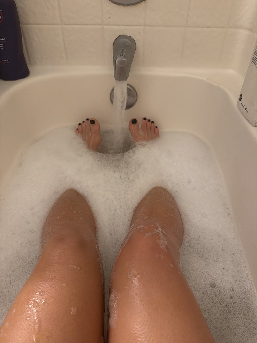 SoleFitBabgl's tweet photo. Can you wash my feet https://t.co/BW5IortBaV