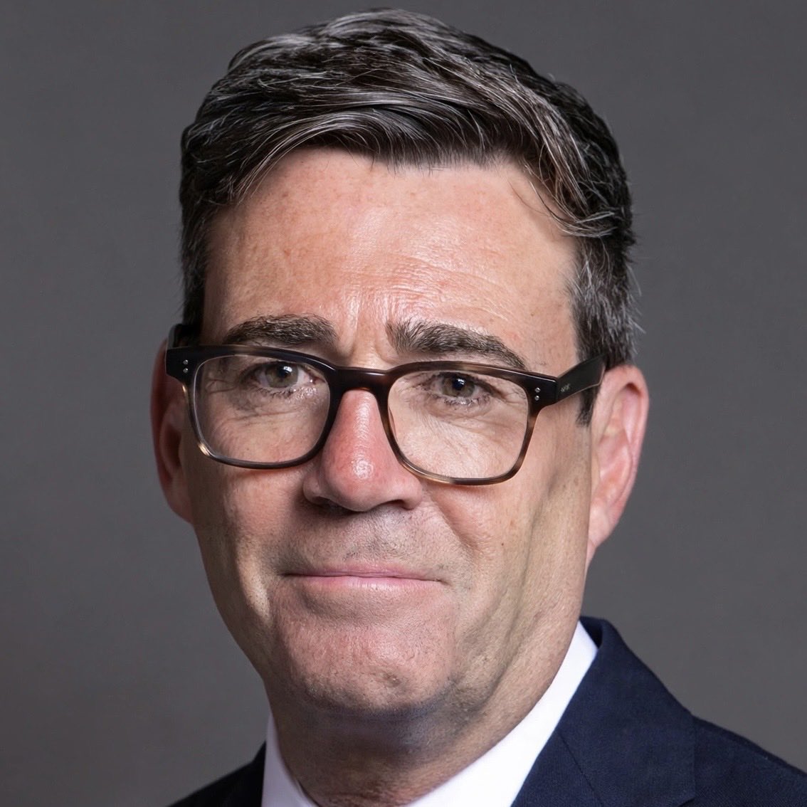 Enoughsenough00's tweet photo. 🚨 Burnham’s first big move as PM: a new STATE-OWNED electricity company
Great British Grid will compete with private firms to speed up electricity connections.
He says energy costs are “crippling businesses” and wants UK prices in line with Europe within 10 years 👀
Public control of the grid is back on the table.