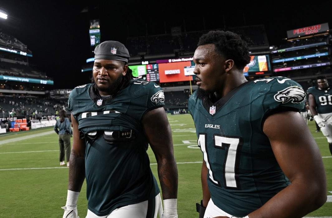That_Hurts's tweet photo. Nakobe Dean was the heartbeat of this defense.

Played effortless, Georgia boys felt confident and fluid with him behind them, and our best run defender.

I don’t blame Howie for choosing to go with Jihaad on a rookie contract who we spent first round capital on but man…. https://t.co/hIlWvb06Ql