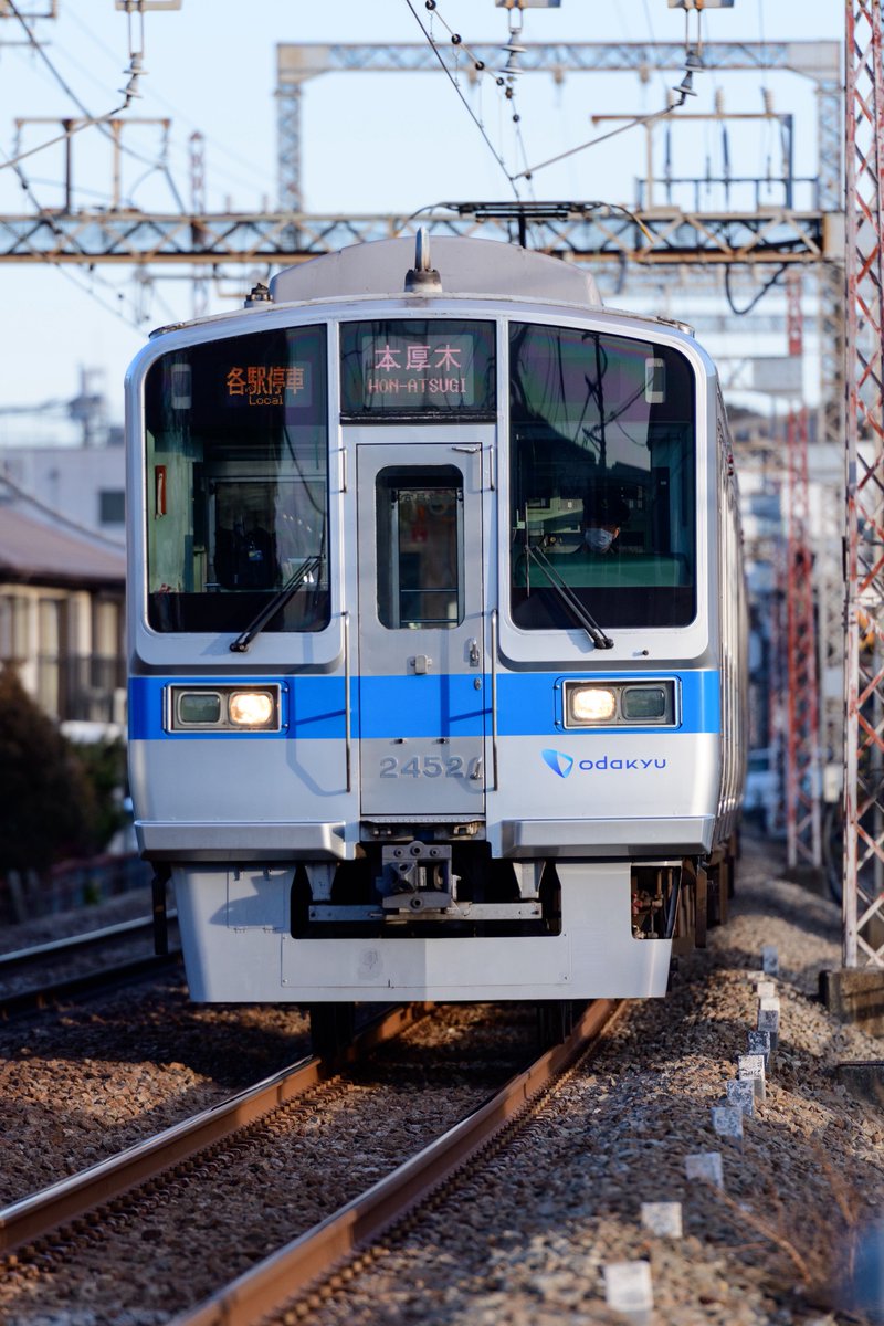 EOS_okt's tweet photo. 私イチ推しの電車
 #小田急2000形 https://t.co/OTNfYCeb2I