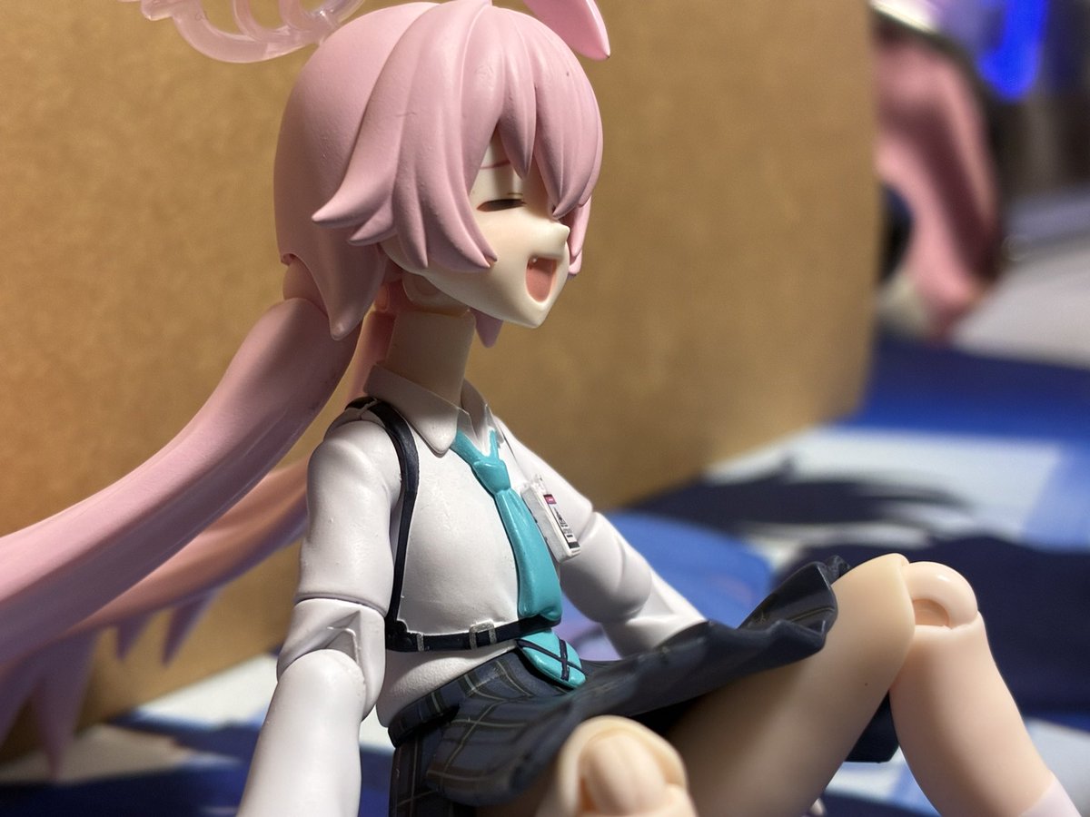 y_ganman3's tweet photo. アルちゃんfigma届いて早々これやるの
ガチで終わってる https://t.co/lWG7r6mLvb