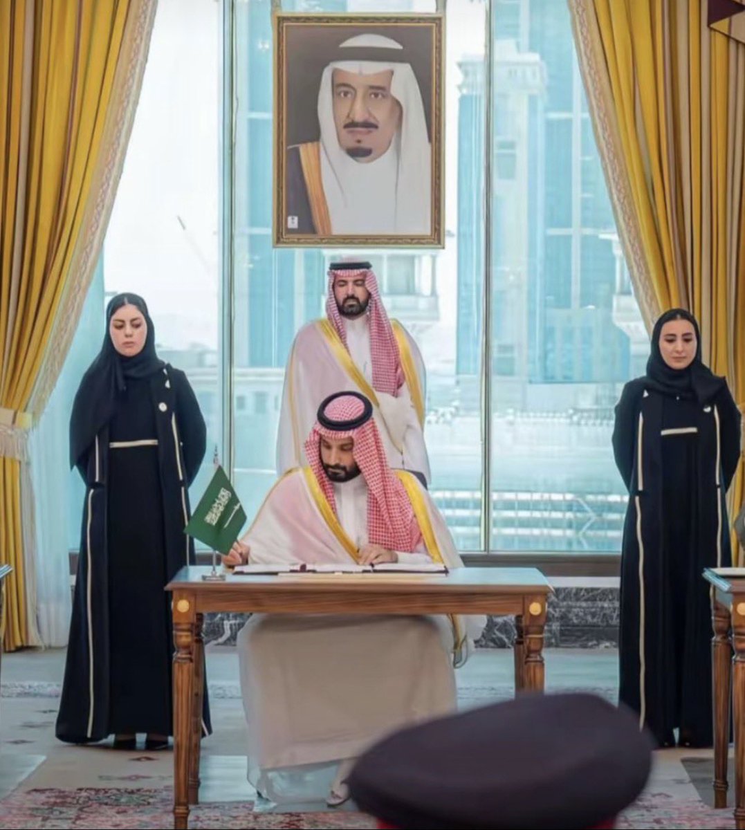 callrkive's tweet photo. هذا هو المظهر الطبيعي والقانوني لنساء المملكة #٢٠٣٠_بلا_نقاب  🙂‍↕️🇸🇦🇸🇦🇸🇦 https://t.co/IfPDa5ymuF