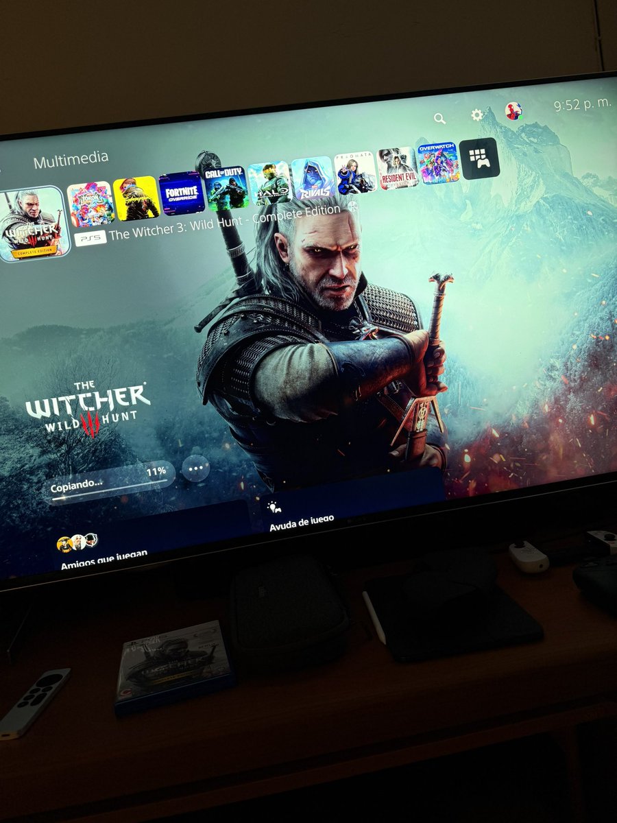 alecker's tweet photo. Instalando para mañana… 🎮 #thewitcher3 https://t.co/tfqp8Yehem