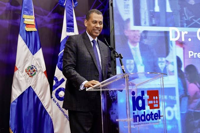 Angeldelarosa30's tweet photo. #YoPensando : ¿Por qué tiene @IndotelRD que regalar al 911, 59 millones de pesos,para la adquisición de un sistema de alarmas ? Esa es la misión y visión de esa entidad pública ? @ggomezmazara no sabe en qué invertir el dinero que resulta de las telefónicas? ¿Dios mío! https://t.co/vb4adBJwid