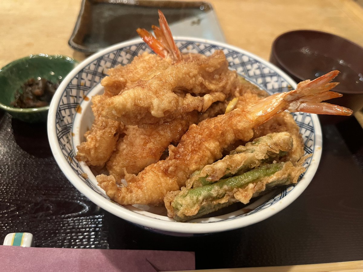 daaaaaausagi's tweet photo. 江戸川橋　天仙

最近あまり行けてないけど、ずっと大好き。江戸川橋でおすすめのランチ��問われたら、一番にここを思い浮かべる。
天丼も美味しいけど、揚げたてから順に提供してくれる天ぷらの定食もおすすめ。 https://t.co/xN6PPmLRan