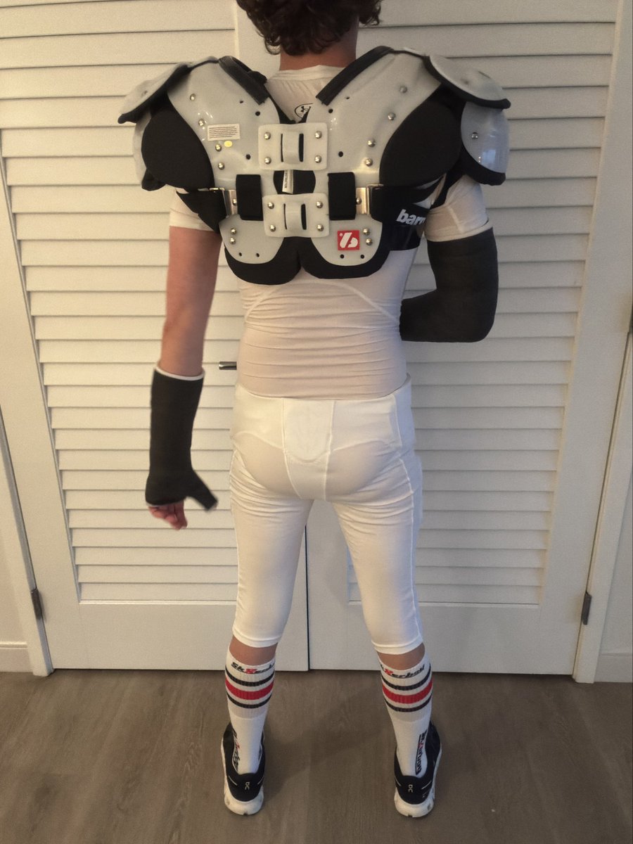 br0ken_br0's tweet photo. Benched for the season https://t.co/fQeZMIpXtD