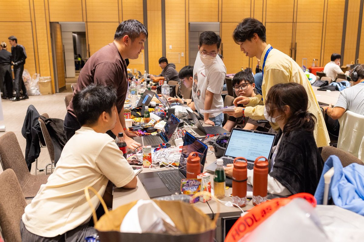 ETHGlobal's tweet photo. we're still not over ETHGlobal Tokyo 🗼

36 hours of building looked a little something like this ↓ https://t.co/gATzkDnTGw