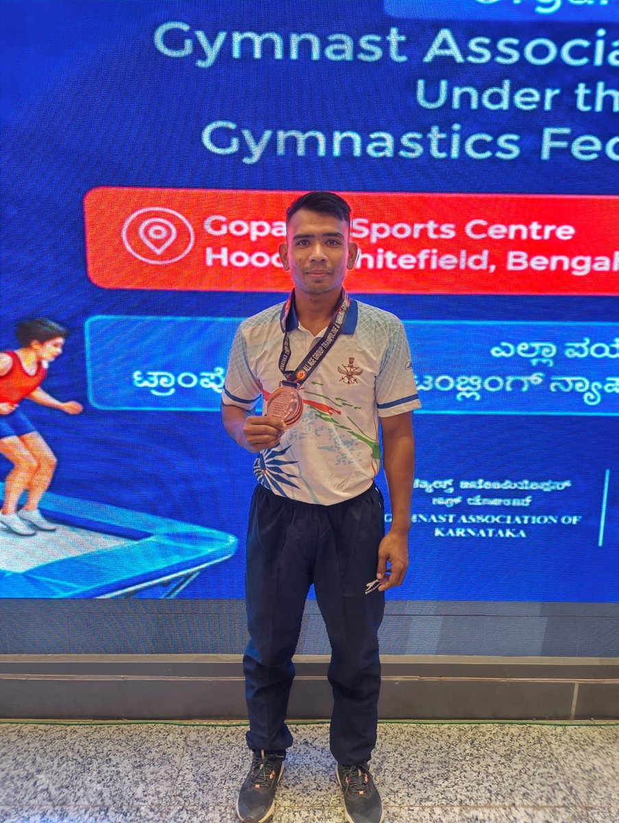 easterncomd's tweet photo. #EasternCommand congratulates Naik Ningthoujam Radhanath Singh of #BrahmastraCorps for winning the #BronzeMedal as part of the four-member Services Sports Control Board (#SSCB) Tumbling Team at the #Trampoline & #Tumbling (Gymnastics) National Championship held at #Bengaluru.

#EasternCommand is proud of this achievement and wishes him continued success in all his future sporting endeavours.

#पूर्वी_कमान, #ब्रह्मास्त्र_कोर के नायक निंगथौजाम राधानाथ सिंह को #ट्रैम्पोलिन एवं #टम्बलिंग (जिम्नास्टिक्स) राष्ट्रीय चैंपियनशिप, #बेंगलुरु में चार सदस्यीय सर्विसेज स्पोर्ट्स कंट्रोल बोर्ड (#SSCB) टम्बलिंग टीम के सदस्य के रूप में #कांस्य_पदक जीतने पर बधाई देता है।

#पूर्वी_कमान को उनकी इस उपलब्धि पर गर्व है और वह उनके भविष्य के सभी खेल प्रयासों में निरंतर सफलता की कामना करता है।

#भारतीय_सेना
#पूर्वी_कमान
#IndianArmy
#EasternCommand 
#ExcellenceInSports
#KheloIndia

@adgpi
@SpokespersonMoD
@official_dgar
@ProDefKolkata
@HQ_DG_NCC
@IA_SportsAdvntr
@PIB_India
@jhar_governor
@GovernorBihar
@lokbhavan_wb 

Facebook - https://t.co/FSyWFJUBJP
Instagram - https://t.co/dhtdmgMf51