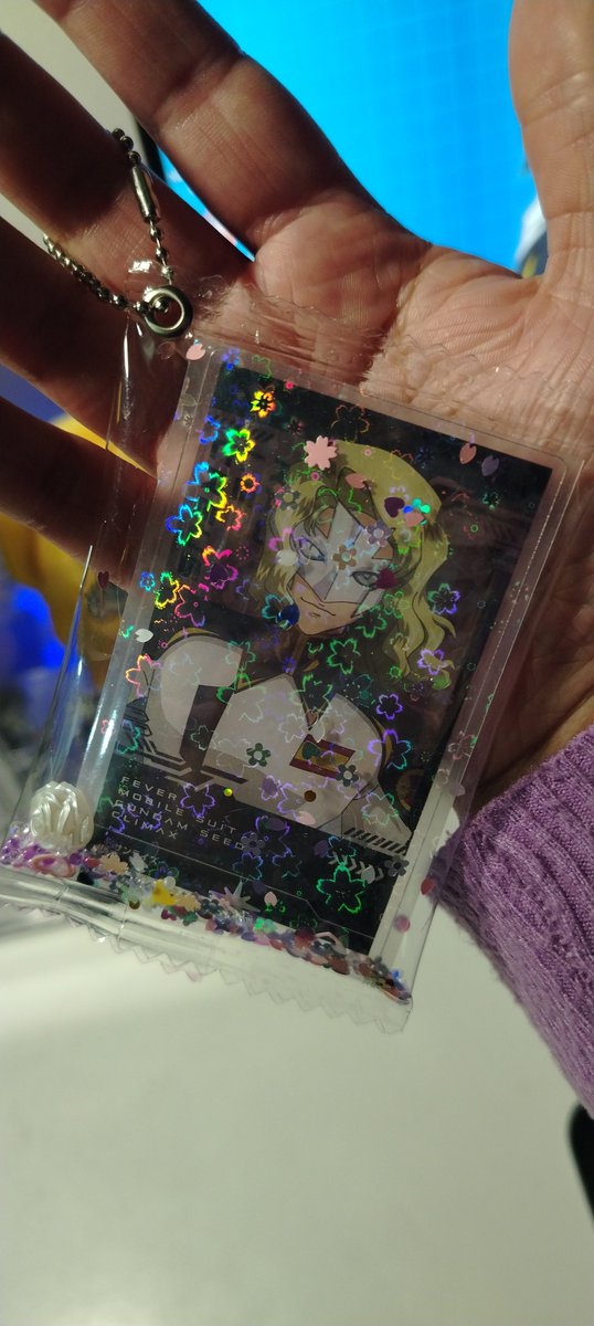 AyaCreuset's tweet photo. Made a shaker with crystal vinyl, while bugging my BFF.

Played around with it and now Commander Creuset has flowers and petals on his face 🤣🌸💜.

#ラウ・ル・クルーゼ #ガンダムSEED #関俊彦 https://t.co/wcle3WU7gG