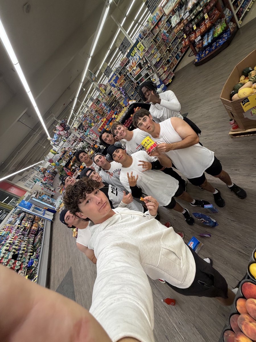 DCCBucsBaseball's tweet photo. First Fall challenge is complete for the Bucs
Red team wins the Albertsons run 

Standings: 
1st: Red
2nd:grey
3rd:black
4th:white https://t.co/O7EnMiJkxj