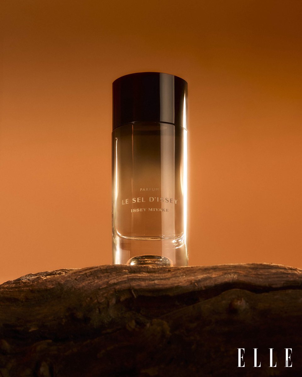 ELLEThailand's tweet photo. #ELLEDigitalCover Le Sel D’Issey Parfum จาก Issey Miyake มากับคาแรคเตอร์ที่โดดเด่น สุขุม และน่าค้นหาเช่นเดียวกับ ไบเบิ้ล วิชญ์ภาส ผสานส่วนผสมอย่างเกลือ หญ้าฝรั่น ก่อนจะปิดท้ายด้วกลิ่นของไม้หอมสีเข้ม

#ELLEThailand 
#isseymiyakeparfumsTH
#leseldisseyparfum
#BibleWichapas https://t.co/AzzfUyxUtf