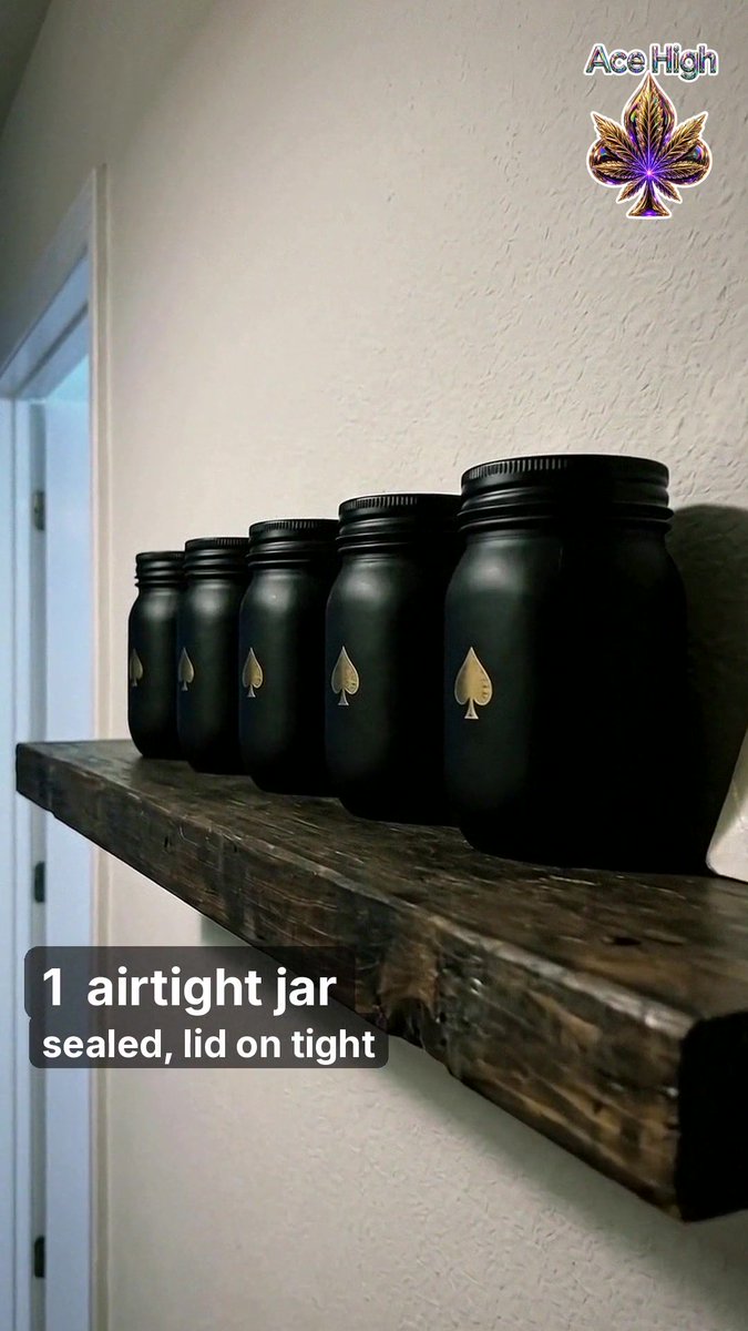 Alemsharyan's tweet photo. Ace High Black Magic. Closed tin, ready for the night.
https://t.co/qJLV1jaGBI · 21+
#AceHigh #GetAceHigh #LongBeachCA #562 #LateNight https://t.co/TOEPs8SsGe