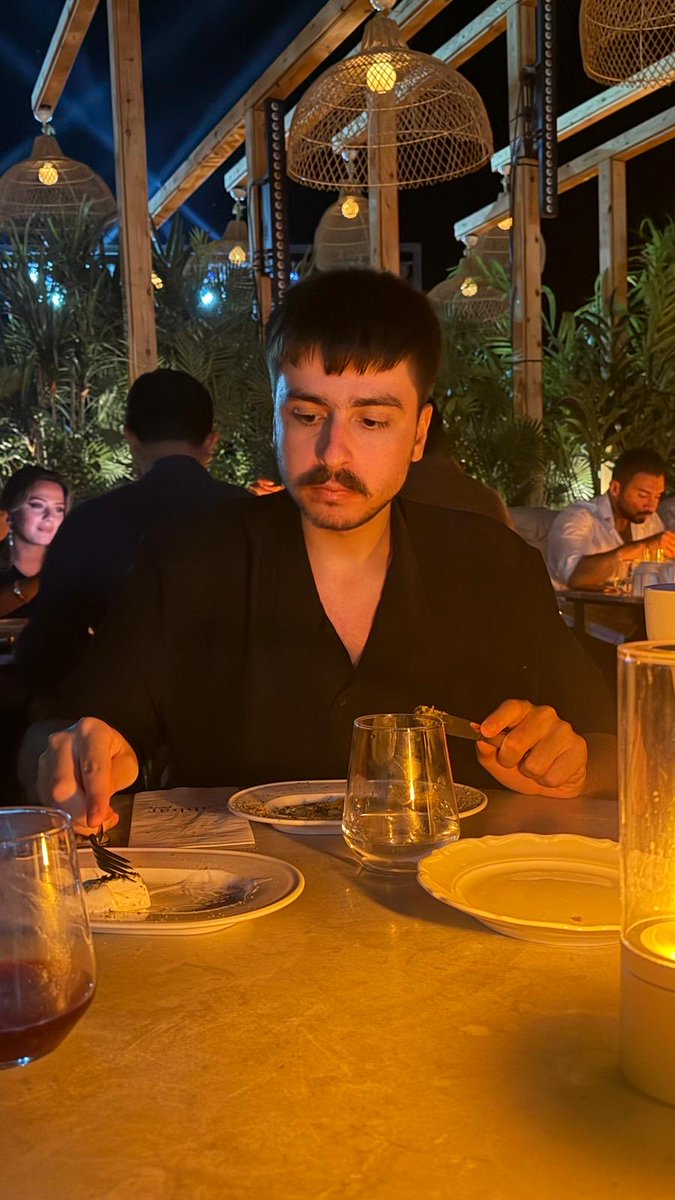 xVxYapm's tweet photo. 36 Osmanlı Padişahı arasından fenotip, iman, ahlak, vizyon bakımından kendime en çok benzettiğim rol model aldığım ve en çok sevdiğim Padişah 1. Murad Han Hz. Allah şefaatlerine nail eylesin cümlemizin. https://t.co/GTQ59RQwGS
