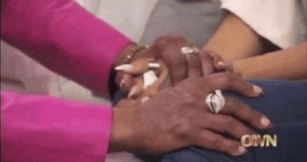 brinangtan's tweet photo. ya vi a una quejándose porque bts no llegó una semana antes para conocer el país ??? gente… bts no tiene la obligación de conocer ningún país https://t.co/Ucy0iNiOnq