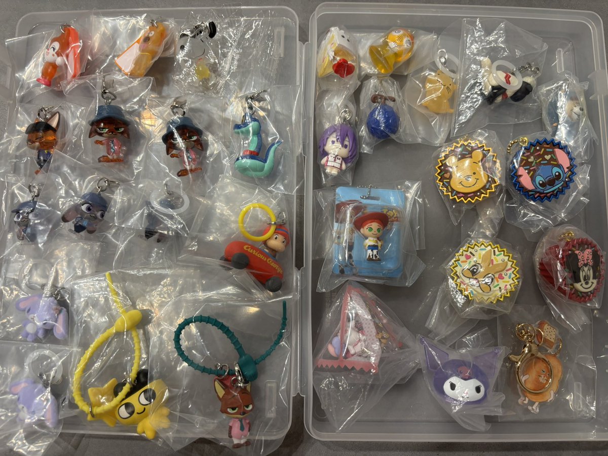 tsp_card's tweet photo. めじるしアクセサリー　キーホルダー　ガチャ　交換
譲
・写真の物（ヒスミニ、ズートピア2、アンパンマン、たまごっち、サンリオ、おさるのジョージ、ディズニー、トーマス、しまじろう、スヌーピーなど）

求
・ヒスミニ→テディー、リトル
・トイストーリー
・買取（3枚目右側を1点でも抱合せ求） https://t.co/JXjpVEcCvi
