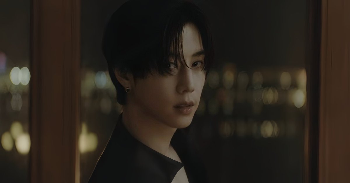 Doublep93's tweet photo. เกือบเสียชีวิตเพราะความหล่อของพี่
#NIGHTLIGHT #MarkTuan #段宜恩 #마크 https://t.co/Aaz1zUtaGz