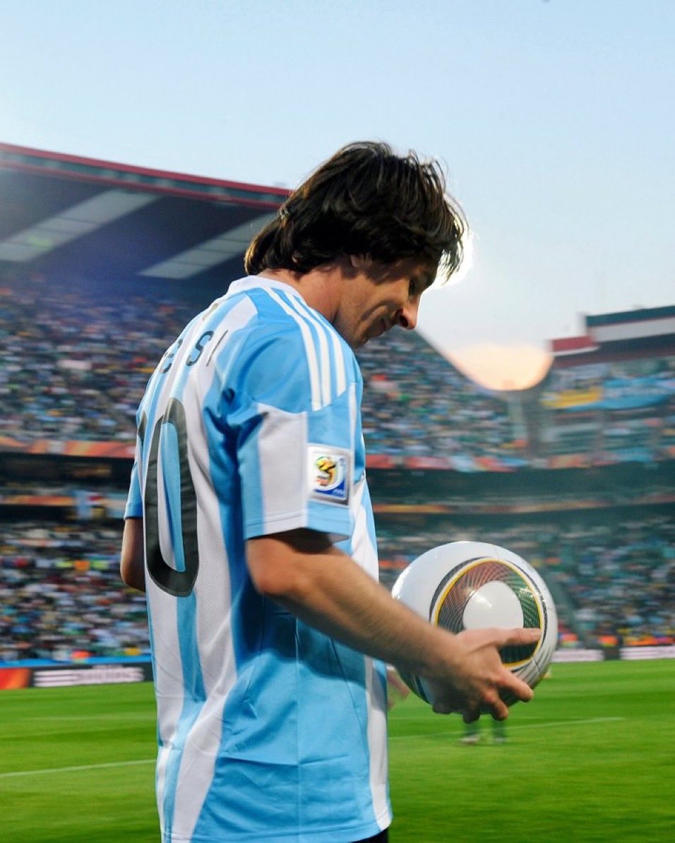 LaMessineta10's tweet photo. Que joven eras🥺 https://t.co/QVUNHayz47