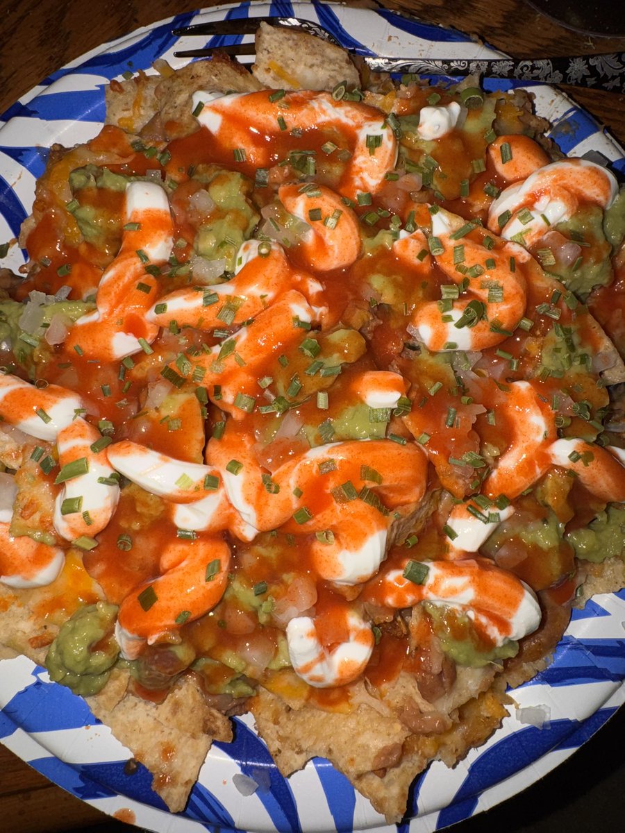 higirlimeanthey's tweet photo. my husband be making the CRAZIEST nachos <3 @tsjessedean https://t.co/CRhI15bDrm