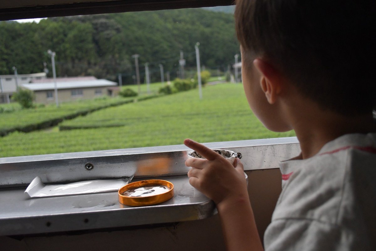 hiroaaaki0607's tweet photo. 少し遅めのシルバーウィーク家族旅行
トーマス乗って、大自然の中で宿泊

次はどこに行けるか楽しみ🥰 https://t.co/JDN5bfcTRV