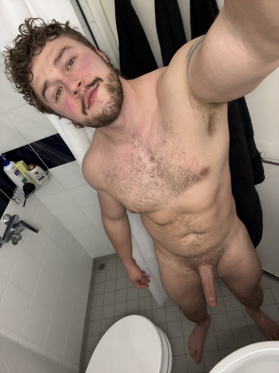 luke_catton's tweet photo. Woke up feeling big today https://t.co/2kkRBCGWR7