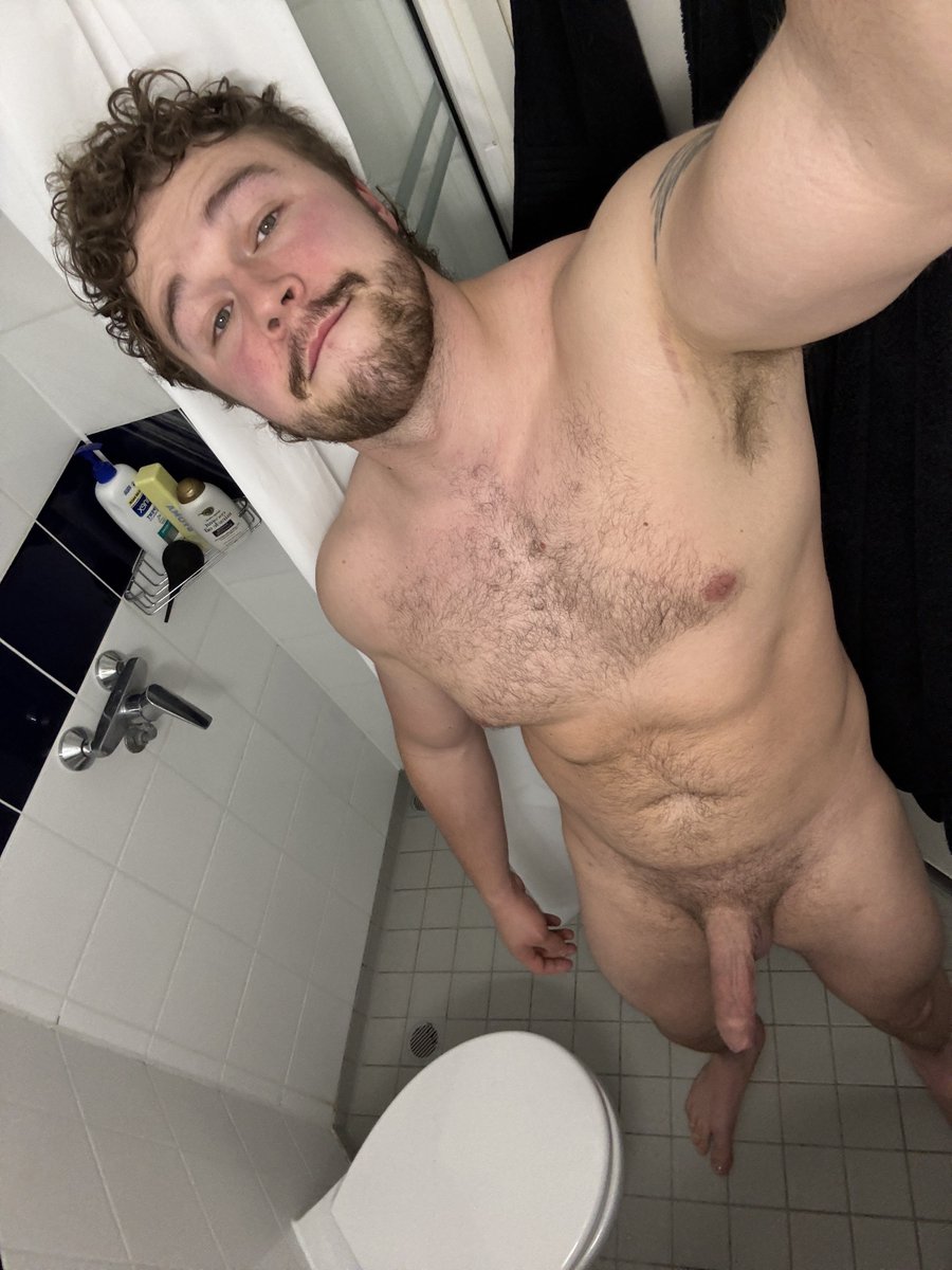 luke_catton's tweet photo. Woke up feeling big today https://t.co/2kkRBCGWR7