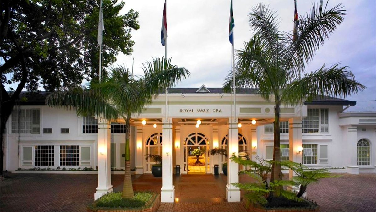 BuhleBakaNgwane's tweet photo. Did you know the Royal Swazi Hotel opened in 1965? With the golf course open for play one year later?
It was the first modern formal casino in Southern Africa π²
#AHistoricProperty #BetterThanEver #eswatini #ARoyalExperience https://t.co/leaxIDwlnz