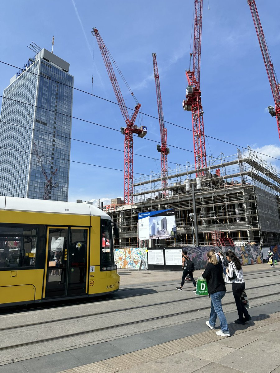 gtxx04's tweet photo. alexanderplatz, should i go back to germany ? https://t.co/PxvDpoMkxy
