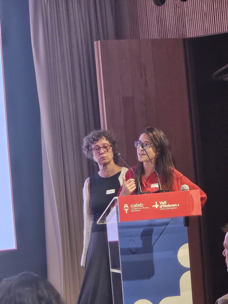 Seprascc's tweet photo. La salut en la construcció va molt més enllà de la prevenció d'accidents. 
La Carolina Clapes i la Marta Hosta parlen al simposi de @cateb_barcelona de la nostra manera d'entendre la prevenció en qualsevol sector d'activitat, des de la medicina del treball i la salut mental. https://t.co/27EsIITDSa
