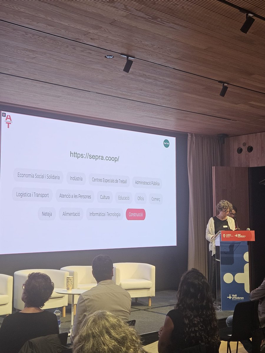 Seprascc's tweet photo. La salut en la construcció va molt més enllà de la prevenció d'accidents. 
La Carolina Clapes i la Marta Hosta parlen al simposi de @cateb_barcelona de la nostra manera d'entendre la prevenció en qualsevol sector d'activitat, des de la medicina del treball i la salut mental. https://t.co/27EsIITDSa